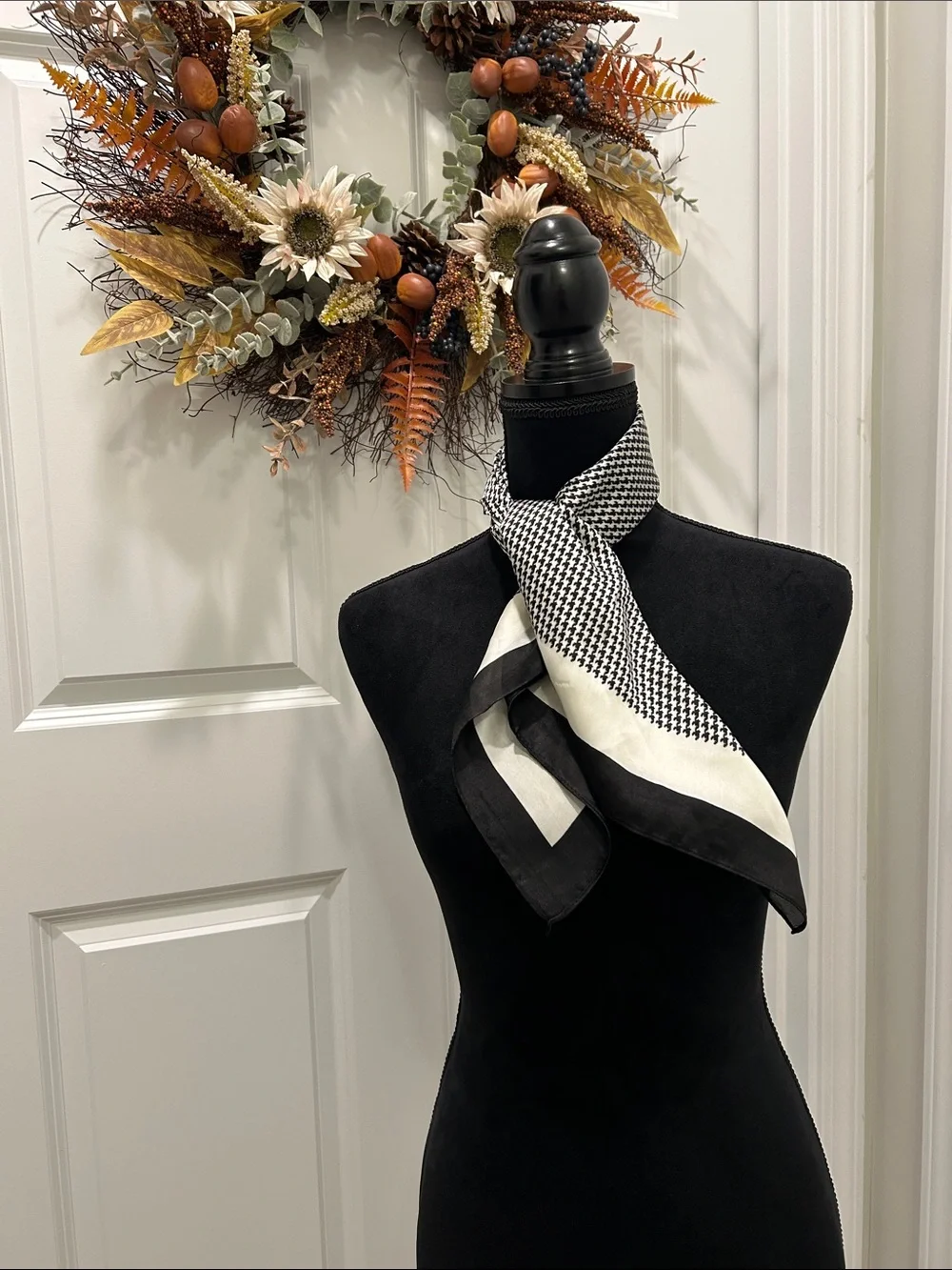 Classic Black & Ivory Houndstooth Neck Scarf